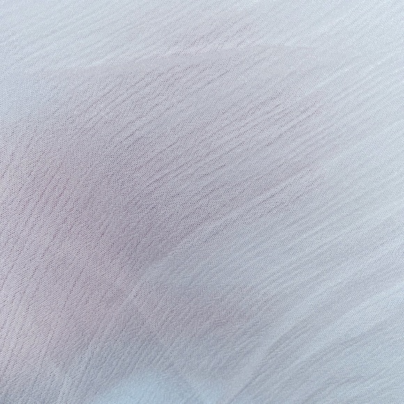 NWT- Extremely Cute Torrid White Crinkle Gauze Cold-shoulder Top - Picture 4 of 5